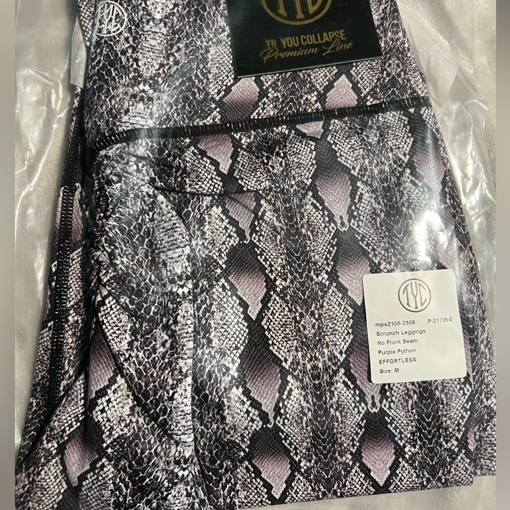 Til You Collapse Effortless Scrunch Leggings Purple Python Medium snake - Picture 5 of 14